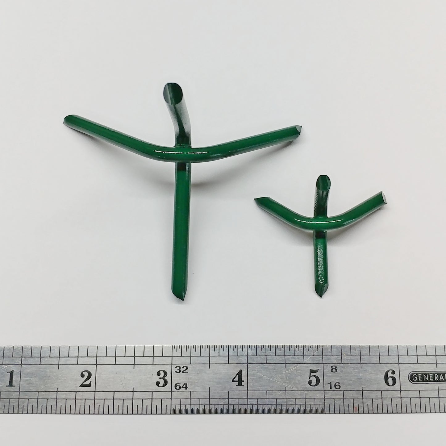 10 Large + 10 Small caltrops any color and save $10